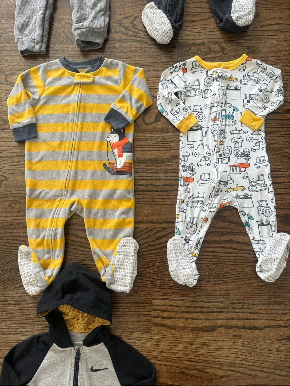 Nike Carter’s Baby Boy Bundle Footies Pajamas Christmas Pants Outfits 12 Months